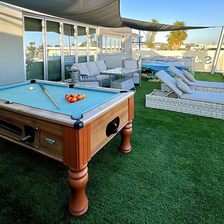 Sant Central Deluxe Apartments Aya Napa Dış mekan fotoğraf