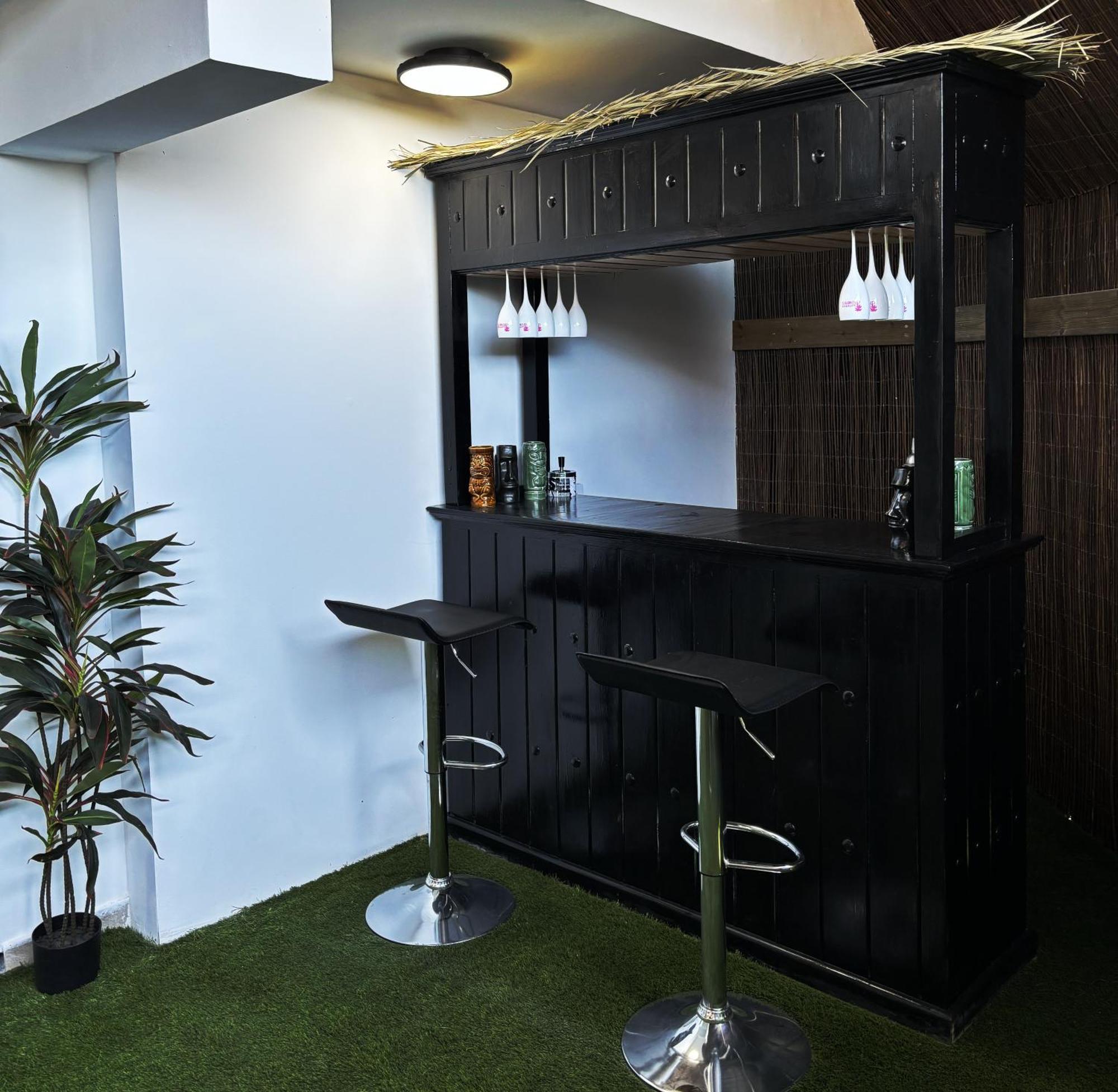 Sant Central Deluxe Apartments Aya Napa Dış mekan fotoğraf